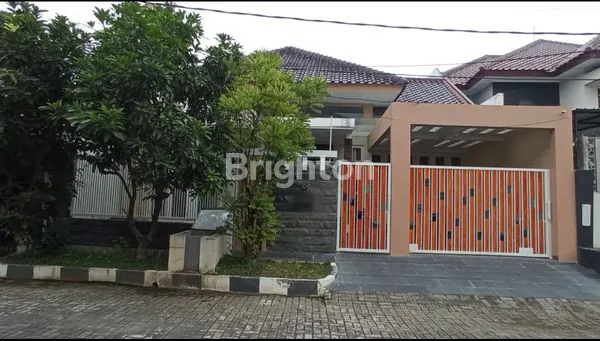 image RUMAH MEWAH DAN ELEGANT DIGAYUNG KEBONSARI  SURABAYA (1)