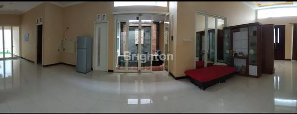 image RUMAH MEWAH DAN ELEGANT DIGAYUNG KEBONSARI  SURABAYA (8)