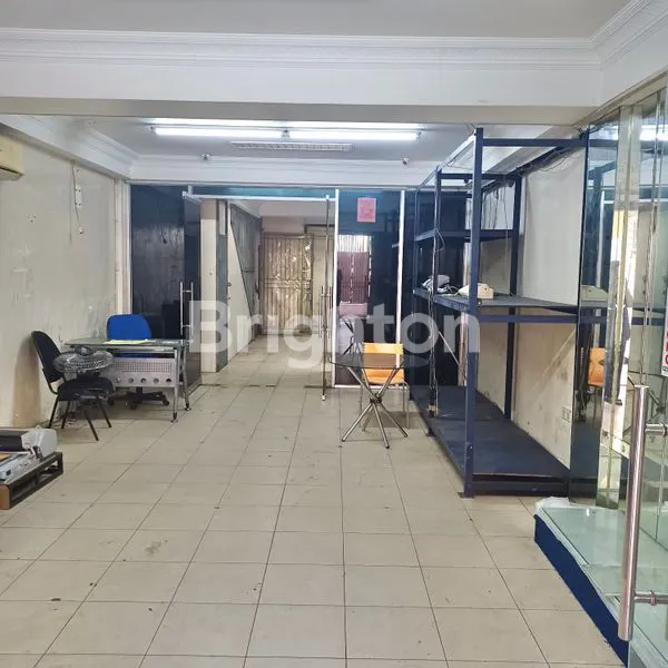 image RUKO 4 LANTAI TERAWAT SIAP HUNI DI MANGGA DUA RAYA (4)