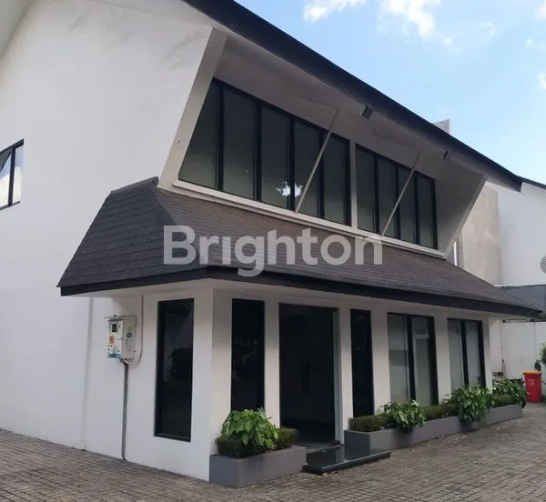 RUMAH USAHA SIAP PAKAI DI KEBAYORAN BARU, JAKARTA SELATAN