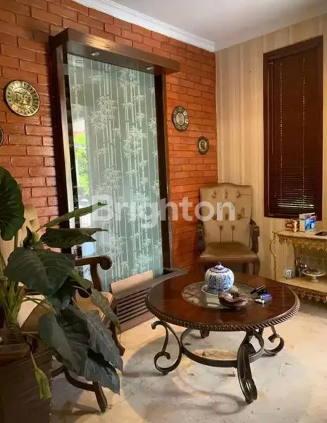 image RUMAH MEWAH 2 LANTAI BINTARO (2)