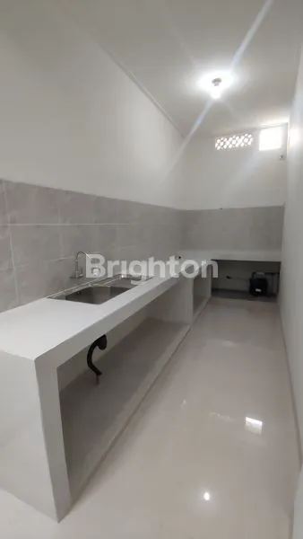 image RUMAH 2.5 LANTAI ROW JALAN  MOBIL LEGA BEBAS BANJIR DURI KEPA (8)