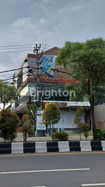 image RUKO MODERN 3 LANTAI DENGAN FASILITAS LIFT  DI DENPASAR BARAT, BALI (3)