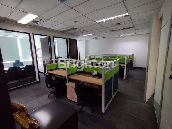 image RUANG KANTOR BEBAS GAGE DEPAN TERMINAL BLOK M PUBLIC TRANSPORT MUDAH BAGI KARYAWAN (3)