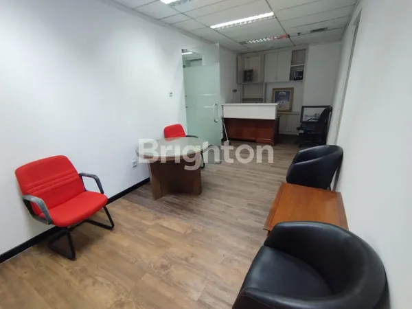 image RUANG KANTOR BEBAS GAGE DEPAN TERMINAL BLOK M PUBLIC TRANSPORT MUDAH BAGI KARYAWAN (4)