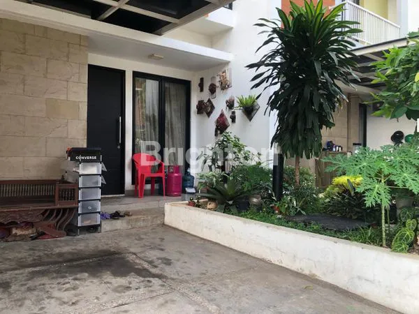 image RUMAH 2 LANTAI HARAPAN INDAH SIAP HUNI (1)