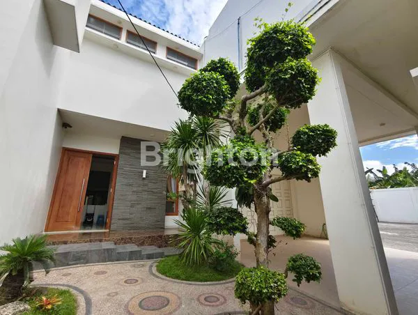 image RUMAH LUAS ADA KOLAM RENANG LUMAJANG (1)