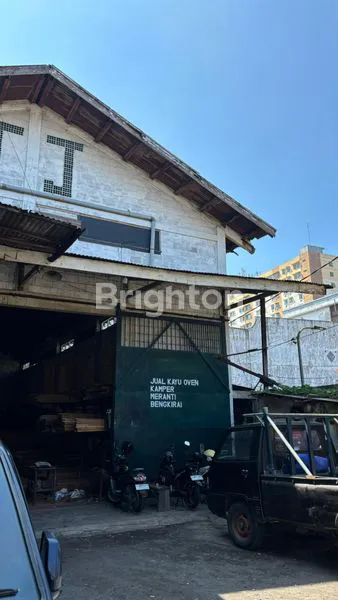 GUDANG/TOKO DI AREA RUNGKUT