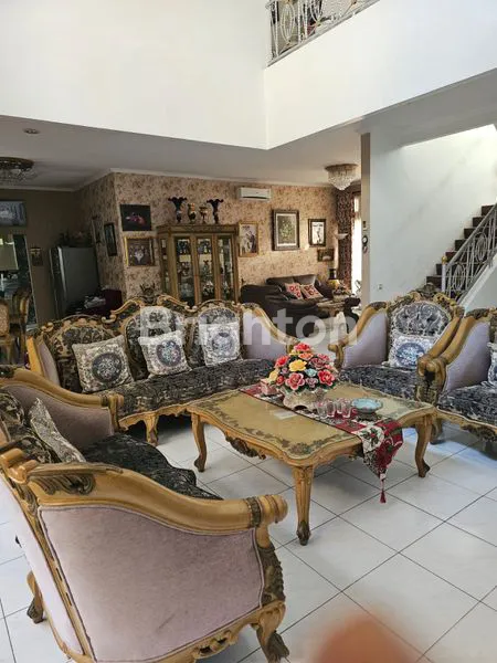 image RUMAH MEWAH DI KAWASAN ASRI DAN TENANG (4)