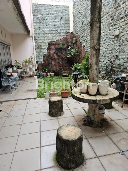 image RUMAH MEWAH DI KAWASAN ASRI DAN TENANG (7)