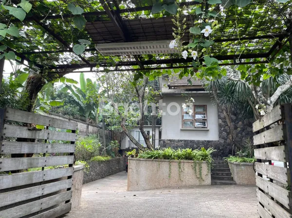 image RUMAH CANTIK LOKASI STRATEGIS CIRENDEU LEBAK BULUS JAKARTA SELATAN (1)