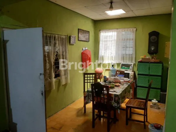 image RUMAH PINGGIR JALAN UTAMA PASAR KLIWON (6)