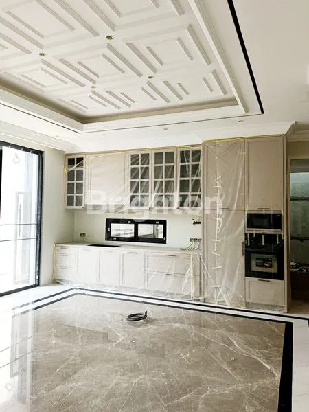 image RUMAH GRAHA FAMILY BARU GRES FULL FURNISHED DEKAT CLUBHOUSE, TOL, PUSAT BISNIS DAN KOMERSIAL  (1)