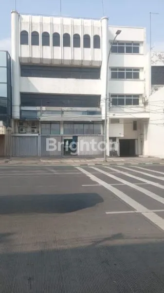 image DIJUAL GEDUNG PERKANTORAN COCOK BUAT SHOWROOM, KLINIK, BANK DI JAKARTA TIMUR (1)