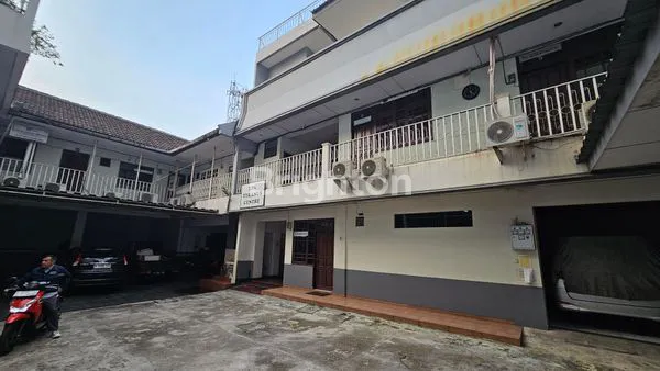 image DIJUAL GEDUNG PERKANTORAN COCOK BUAT SHOWROOM, KLINIK, BANK DI JAKARTA TIMUR (6)