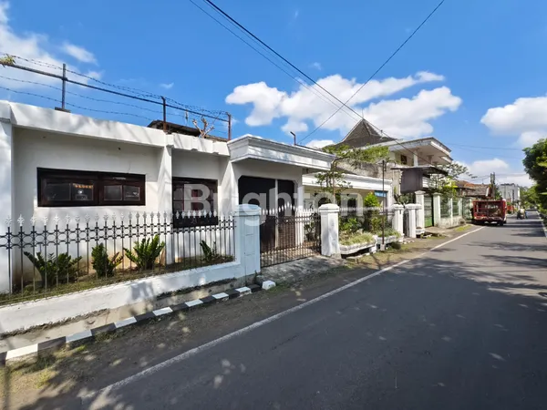image RUMAH HOOK DI JL BOROBUDUR AGUNG SUHAT KOTA MALANG (1)
