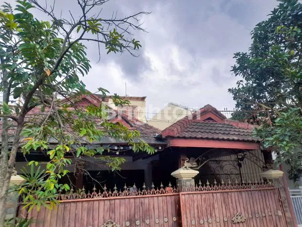 image BUTUH RUMAH LUAS & SIAP HUNI DI MALANG? 3 LANTAI, SHM, 2,6 M SAJA! (3)