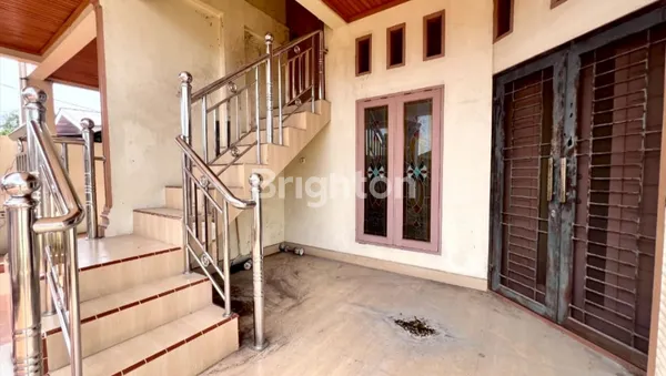 image RUMAH LOKASI MEDAN, 2 LANTAI, ROW JALAN  2 MOBIL, NEGO SAMPAI DEAL (1)