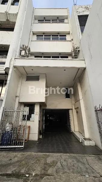 image DIJUAL GEDUNG PERKANTORAN COCOK BUAT SHOWROOM, KLINIK, BANK DI JAKARTA TIMUR (8)