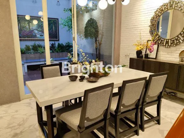 image LUXURY HOUSE-FULLY FURNISHED PAKUWON INDAH-LA RIZ EMBASSY SURABAYA BARAT (3)