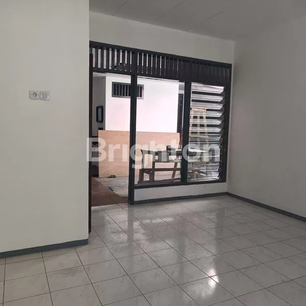 image RUMAH SECOND SIAP HUNI SUDAH RENOV NGINDEN INTAN TIMUR DEKAT RS PREMIER HOKKY MERR UNTAG UBAYA (2)