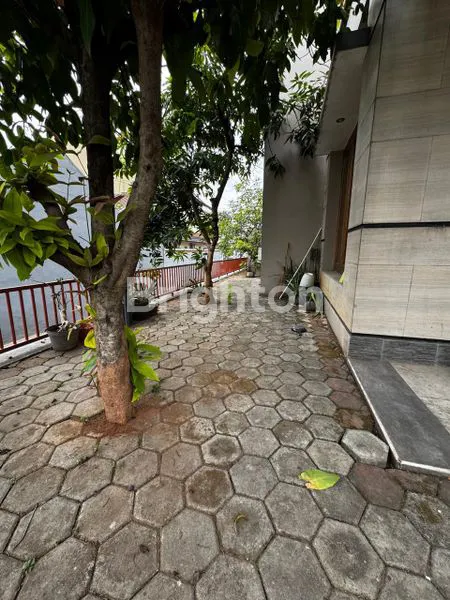 image RUMAH KOMPLEK MEWAH MURAH CIPUTAT TIMUR (3)