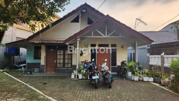 image TANAH HOOK JL. MESJID DEPOK – AKSES LUAS & STRATEGIS (1)