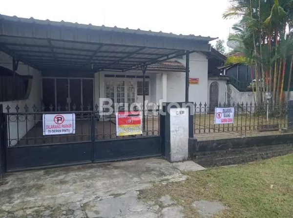 image RUMAH ADEM,NYAMAN, STRAREGIS (1)