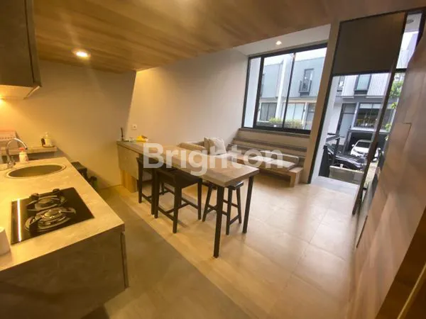 image RUMAH KOMPLEKS GREENWICH PARK CLUSTER IMAJIHAUS BSD (5)