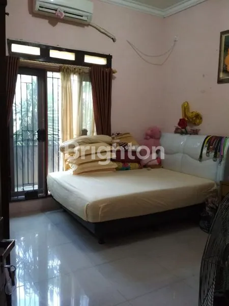 image RUMAH 2½ LANTAI DI KALIBATA SIAP HUNI (2)