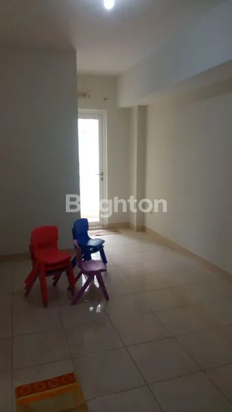 image APARTMENT VIEW KOLAM RENANG DI SPRINGLAKE SELANGKAH KE MALL SUMMARECON BEKASI (6)