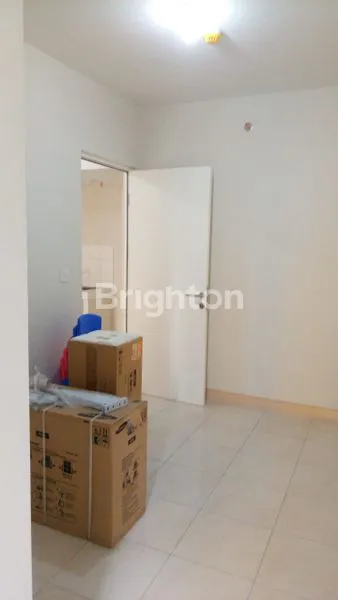 image APARTMENT VIEW KOLAM RENANG DI SPRINGLAKE SELANGKAH KE MALL SUMMARECON BEKASI (4)