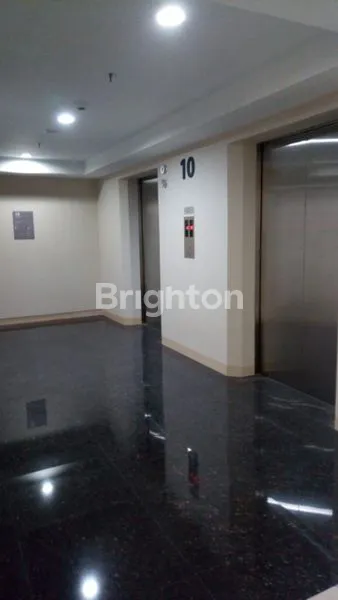 image APARTMENT VIEW KOLAM RENANG DI SPRINGLAKE SELANGKAH KE MALL SUMMARECON BEKASI (8)