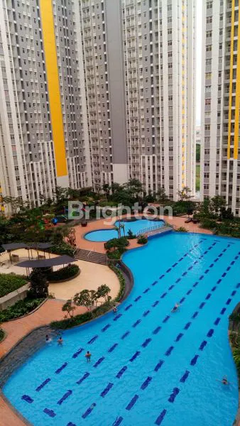 image APARTMENT VIEW KOLAM RENANG DI SPRINGLAKE SELANGKAH KE MALL SUMMARECON BEKASI (7)