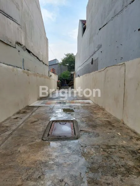 image RUMAH LUAS DI JAKARTA TIMUR (1)