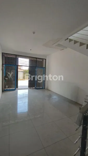 image RUKO SIAP HUNI DAERAH KENJERAN DAERAH PADAT COCOK UNTUK BANYAK USAHA SELANGKAH KE RAYA KEDUNGCOWEK (3)