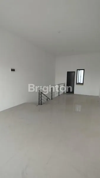 image RUKO SIAP HUNI DAERAH KENJERAN DAERAH PADAT COCOK UNTUK BANYAK USAHA SELANGKAH KE RAYA KEDUNGCOWEK (4)