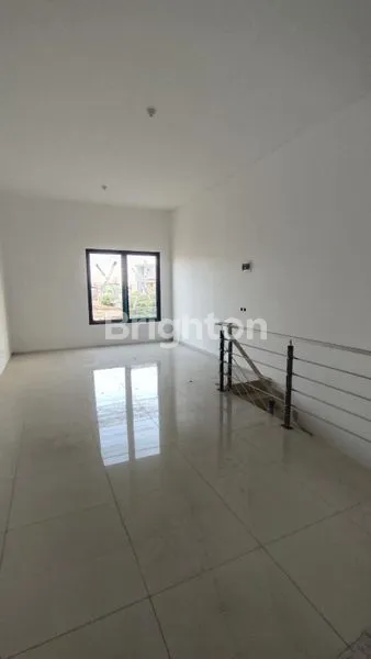 image RUKO SIAP HUNI DAERAH KENJERAN DAERAH PADAT COCOK UNTUK BANYAK USAHA SELANGKAH KE RAYA KEDUNGCOWEK (5)