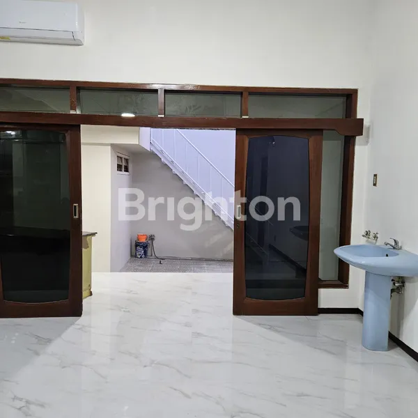 image RUMAH DI JALAN DHARMAHUSADA INDAH SURABAYA  (6)