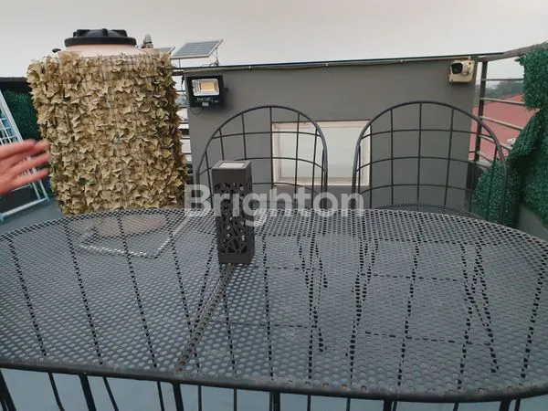 image RUMAH LUAS & MODERN 4,5 LANTAI DENGAN ROOFTOP – PERUMAHAN CENDRAWASIH, FULL FURNISHED! (5)