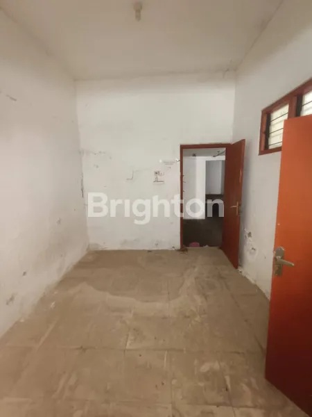 image MURAH SURAT IJO, RUMAH REMEK 1 LANTAI HITUNG TANAH DI KUTISARI, COCOK UNTUK KANTOR ATAU USAHA (4)