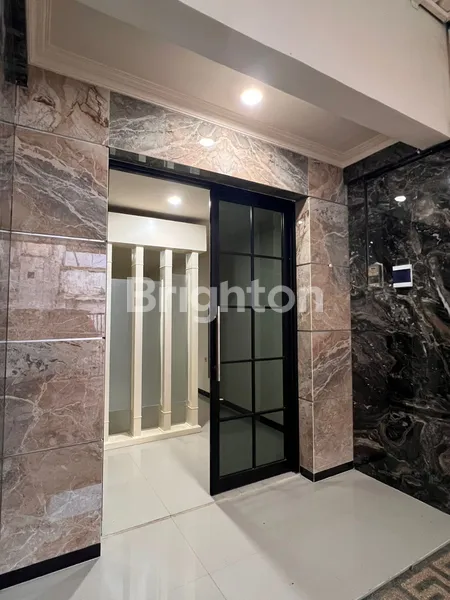 image RUMAH TENGAH KOTA SURABAYA MINIMALIS MODEL JEPANG !! (8)