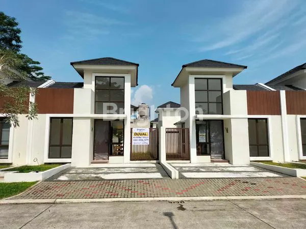 image 2 RUMAH BERSEBELAHAN DI JALAN BOULEVARD VOLGA CITRA SENTUL RAYA (1)