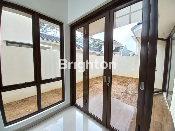 image 2 RUMAH BERSEBELAHAN DI JALAN BOULEVARD VOLGA CITRA SENTUL RAYA (6)