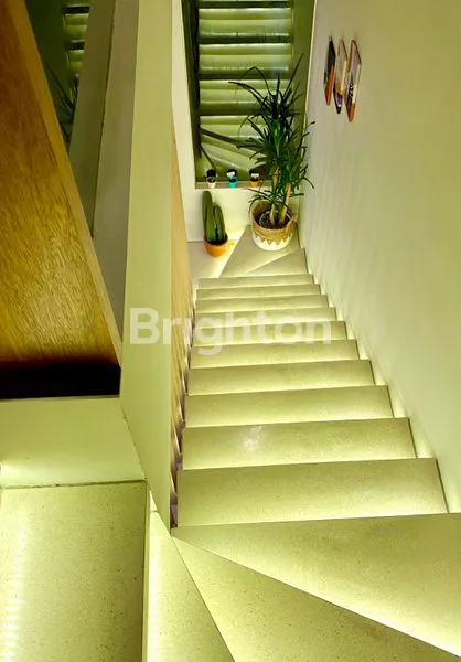 image RUMAH ESTETIK, SIAP HUNI DENGAN FURNITURE LENGKAP DI JAGAKARSA (7)