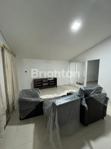 image HUNIAN SEMI FURNISH BARU SELESAI RENOV DIDALAM PERUMAHAN (3)