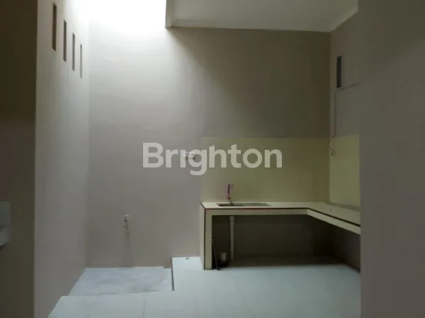 image RUMAH DUA LANTAI SIAP HUNI DI JALAN KUALA MAS, TANAH MAS SEMARANG UTARA (7)