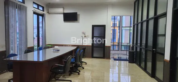 KANTOR DI PUSAT KOTA SAMARINDA
