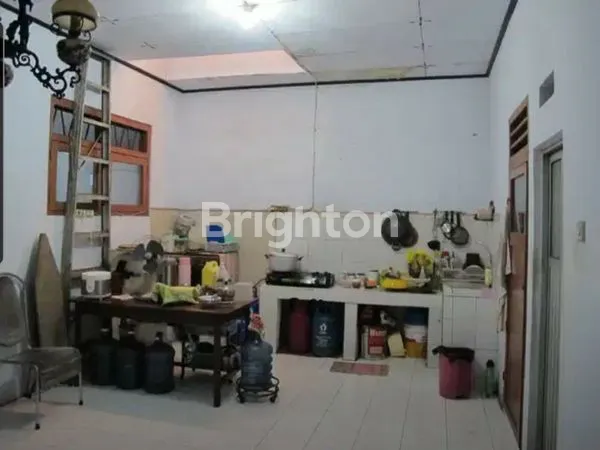 image RUMAH KEMAYORAN UK 4,25X24 AKSES ROW 2 MOBIL HGB JAKARTA PUSAT (8)