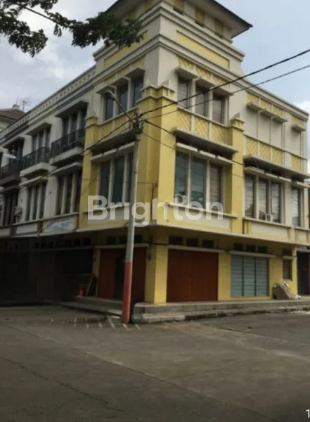 RUKO 2.5 LANTAI STRATEGIS DI JALAN SASTRANEGARA, DEKAT BANDARA